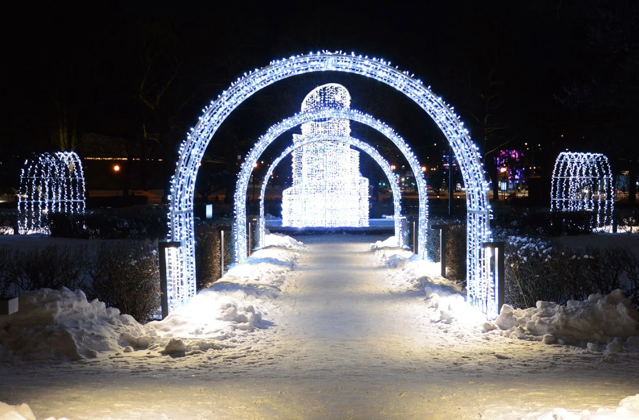 Işıklı Çeşme Kulesi Daya 565 - LED ışık heykeli uygulaması