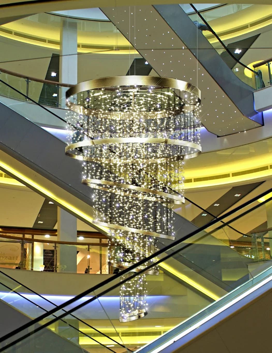Kristal Avize Işık Heykeli Bremen / Ellura / Stockholm - LED ışık heykeli uygulaması