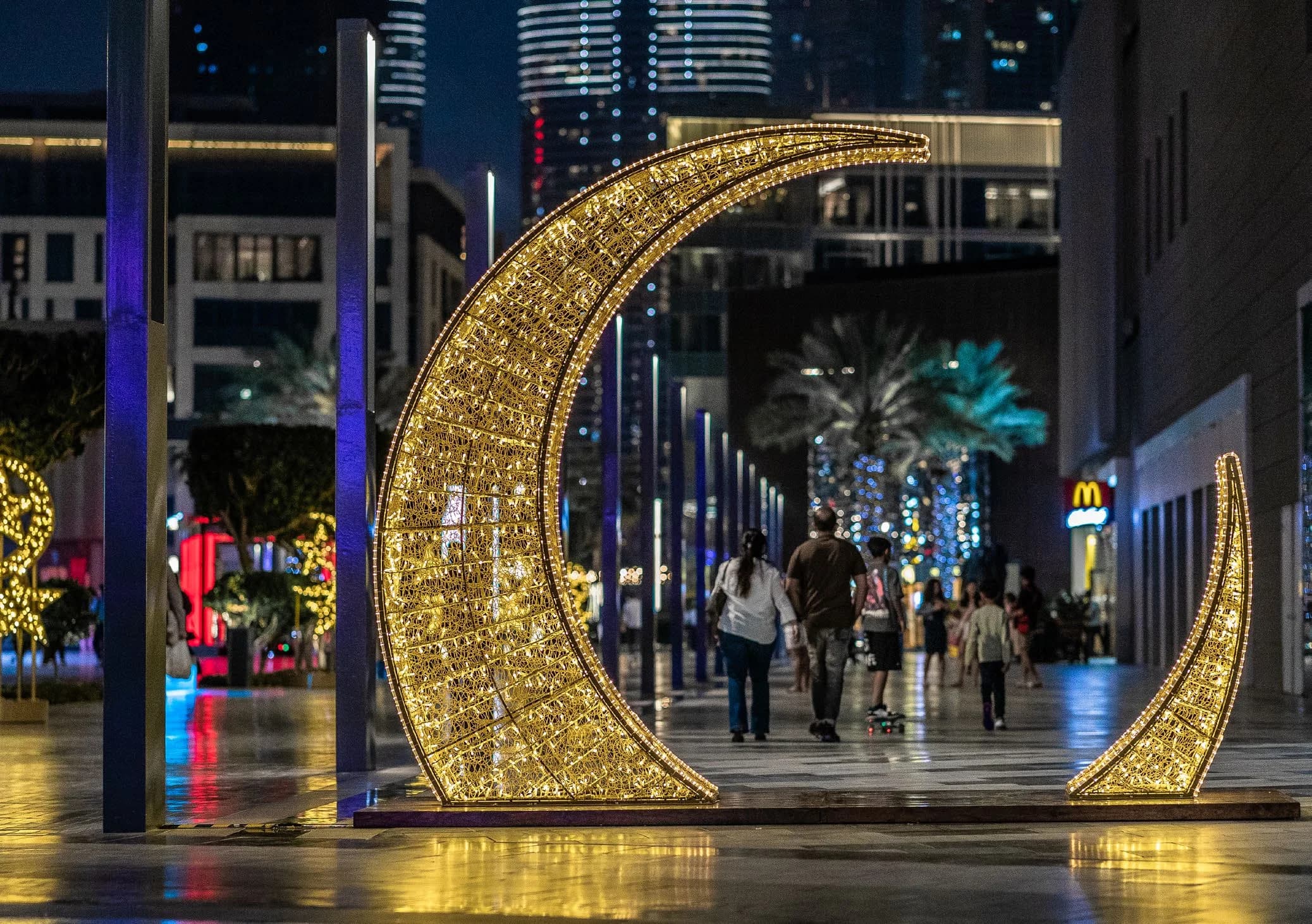 Ayla Işık Kemeri 285 - LED ışık heykeli uygulaması