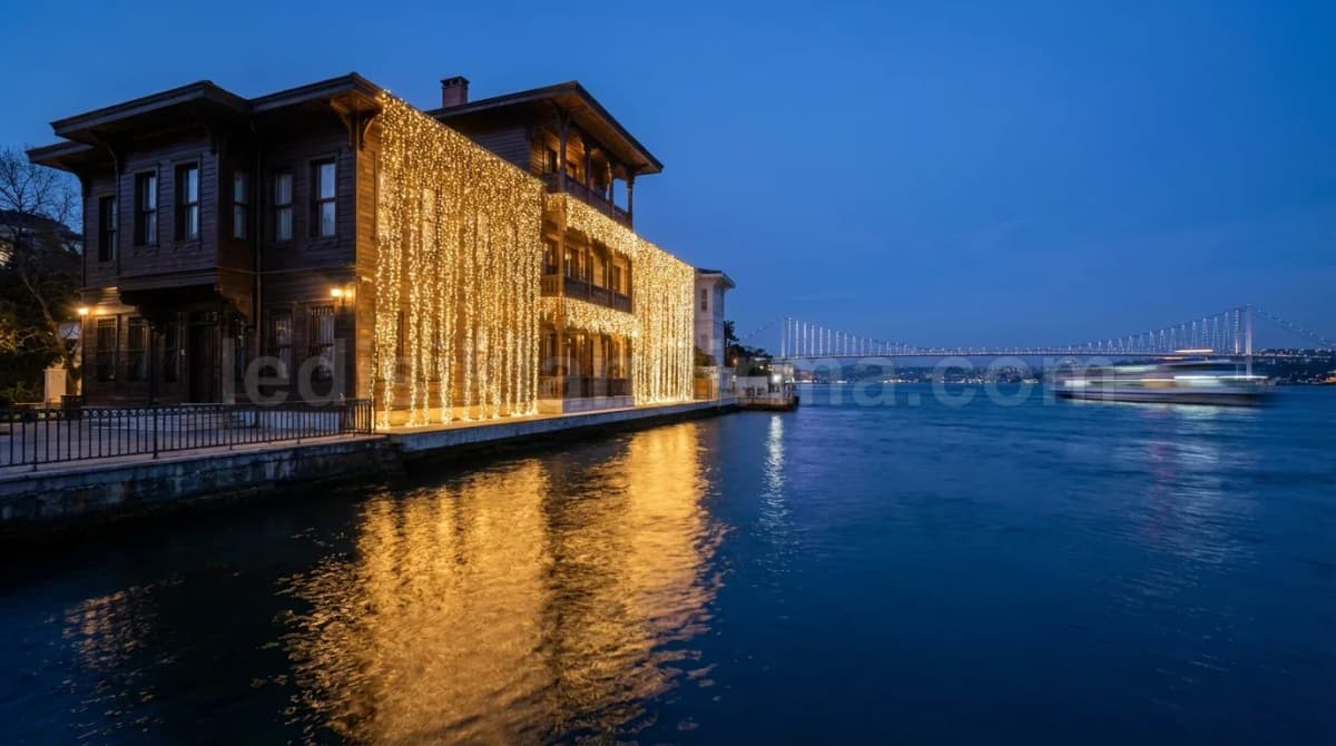 LED Perde Işık Dekoratif Yılbaşı Işıklandırma