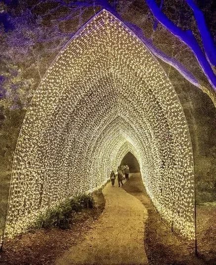 Etimesgut - Bahcede isikli LED tunel kemer yurume yolu