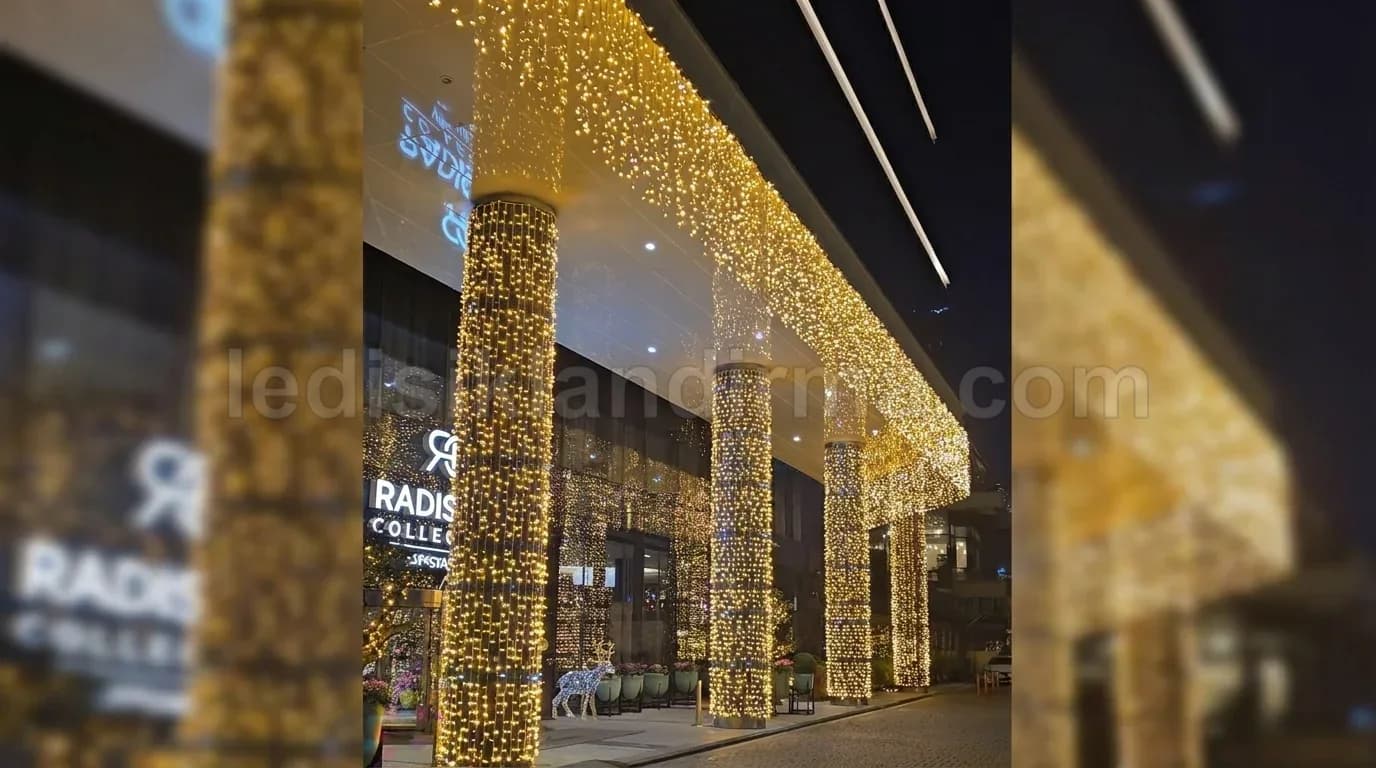Aksu - Otel cephe kolon yilbasi sarkit led susleme