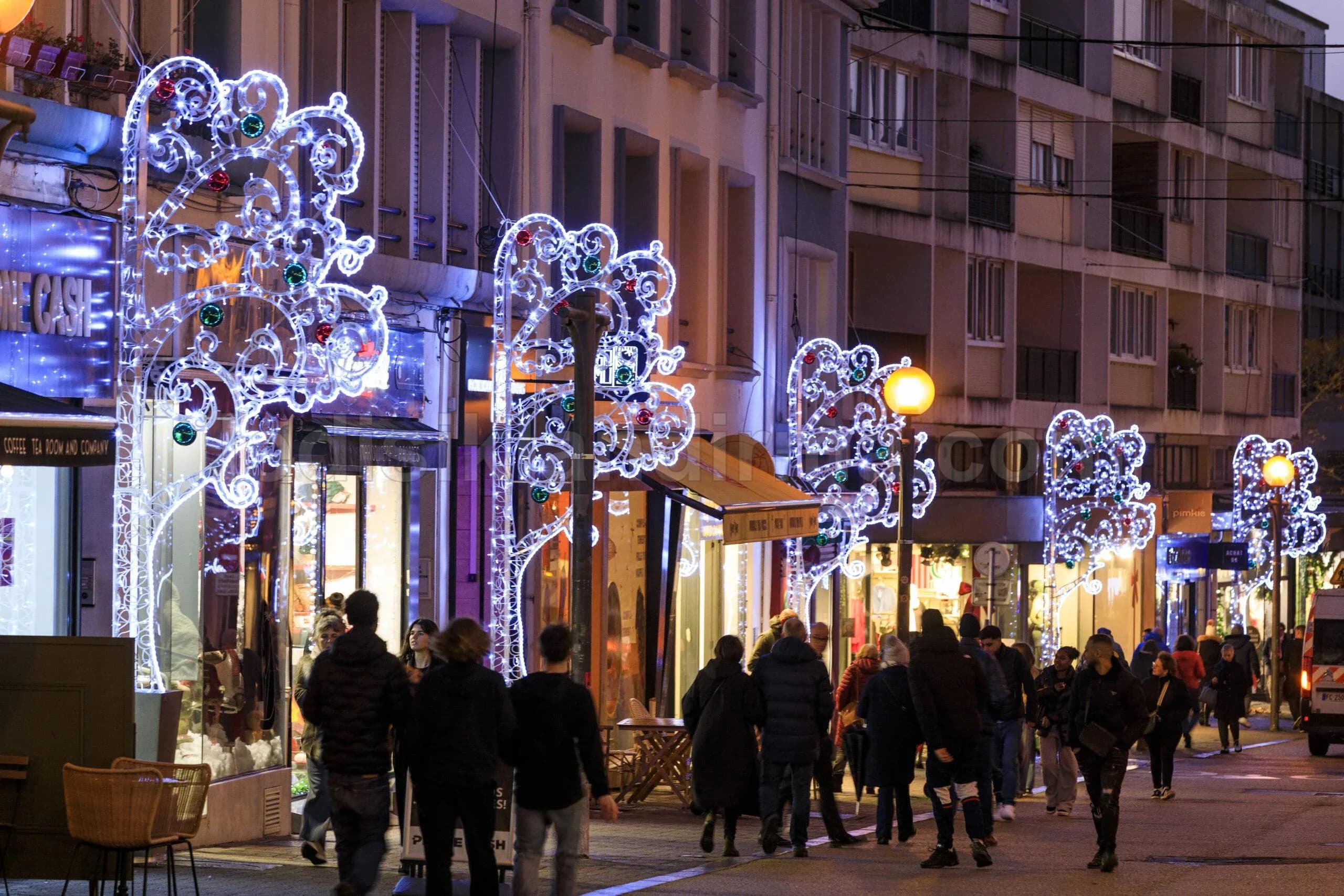 Kalecik - Cadde direklerinde LED motif sokak aydinlatmasi