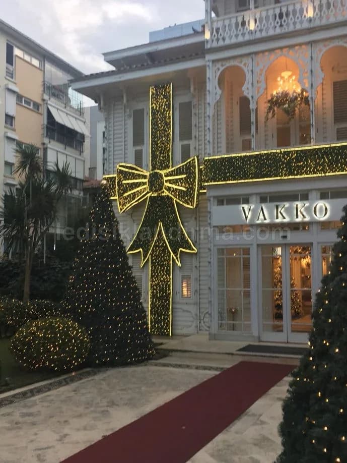Çubuk - Vakko magaza cephesi isikli kurdele susleme