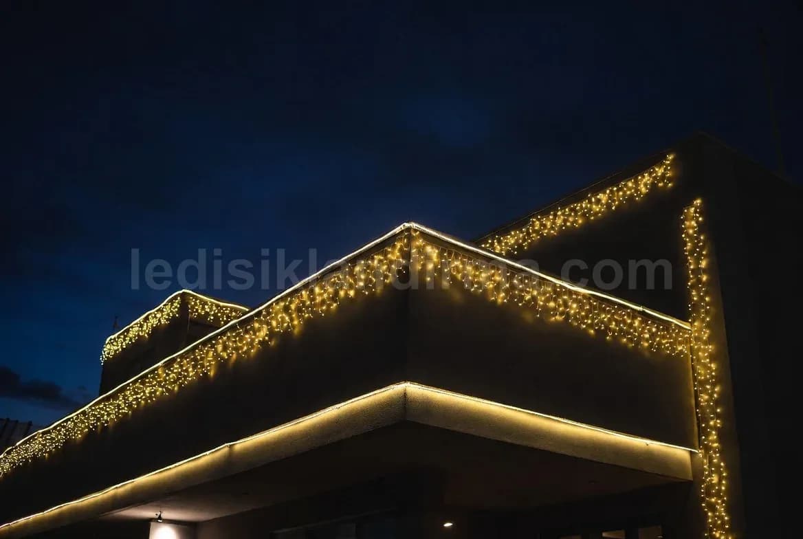 Aksaray - Bina cephesinde sarkan sicak beyaz saçak LED aydinlatma