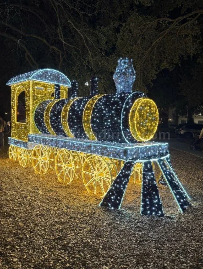 Etimesgut - Parkta isikli LED lokomotif tren figuru