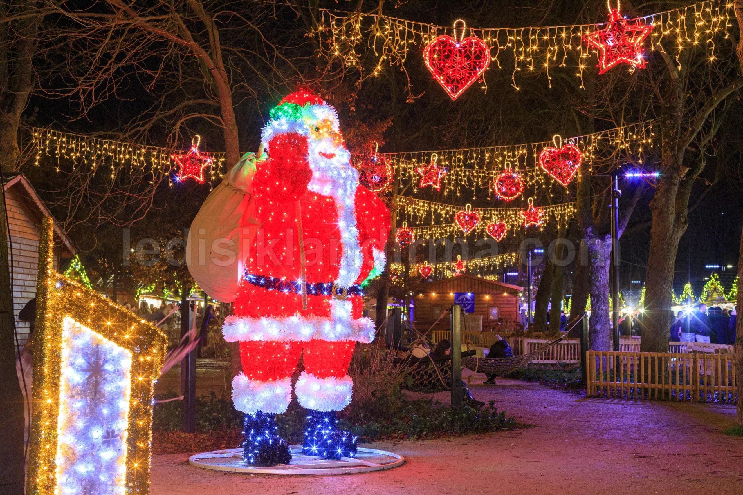Kalecik - Dev LED noel baba figuru park aydinlatmasi